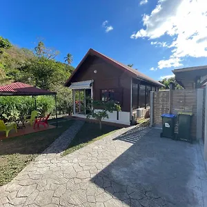 Hébergement de vacances Le Gaspardo , 2 Climatisees , A 2 Mins A Pied De La , Wifi , Jardin Clos, Parking ,sans Vis-a-vis, Le Carbet